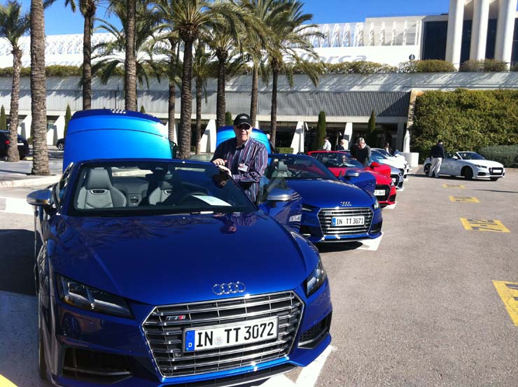 Ο συνάδερφος Πέτρος Πιτσίνης επέλεξε ένα μπλε στην έκδοση ΤΤS