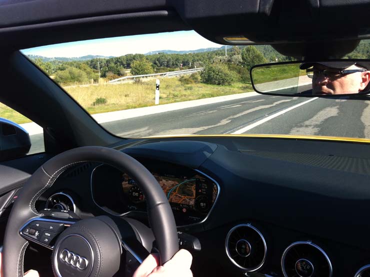 Ο συνάδερφος Βαγγέλης Κιούσης γράφει χιλιόμετρα πίσω από το τιμόνι του νέου TT
