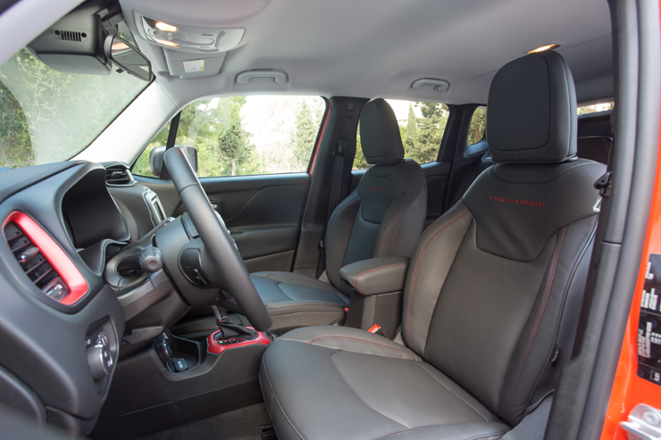 Πολύ καλή στήριξη προσφέρουν τα καθίσματα...