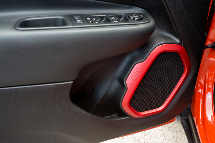 Η πόρτα του Renegade έχει και αυτή κάτι να σου... δείξει!