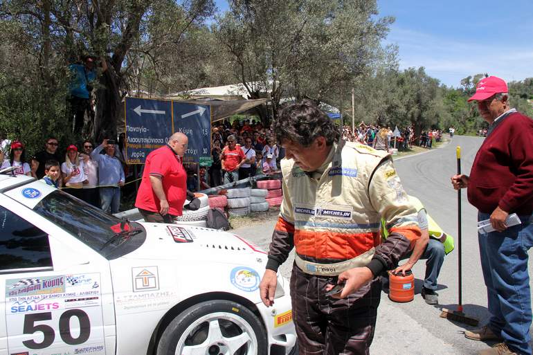 O Λεωνίδας Κύρκος έτρεχε με καινούργιο μοτέρ αλλά... εγκατέλειψε από μηχανικό πρόβλημα...