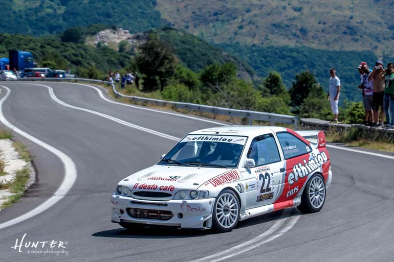 Ο Μιχάλης Ευθυμίου έτρεξε με Ford Escort WRC και όπως αποδείχτηκε δεν είχε αντίπαλο στην κατηγορία Α...