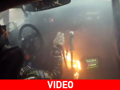 Ο Ken Block οδηγούσε ενώ είχε πάρει φωτιά το αυτοκίνητό του Ο Ken Block οδηγούσε ενώ είχε πάρει φωτιά το αυτοκίνητό του
