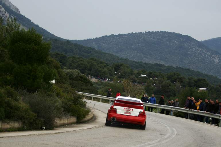 Ο Λεωνίδας Κύρκος δεν γλίτωσε σε ακόμα έναν αγώνα τις ενστάσεις από τον Μάριο Ηλιόπουλο