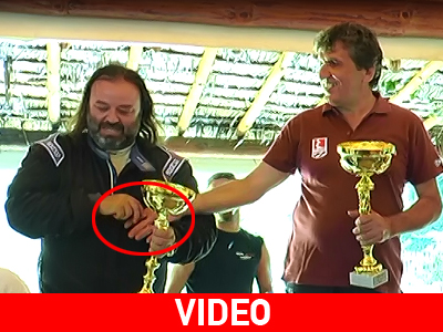 Η χειραψία που… σκοτώνει