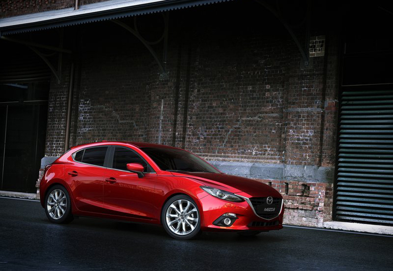 Αυτό είναι το τελευταίας γενιάς Mazda 3 hatchback