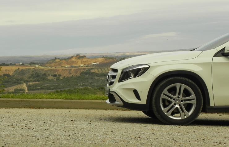 Επιβλητικός ο λόφος Καστά και σε απόσταση λίγων χιλιομέτρων από την Αμφίπολη