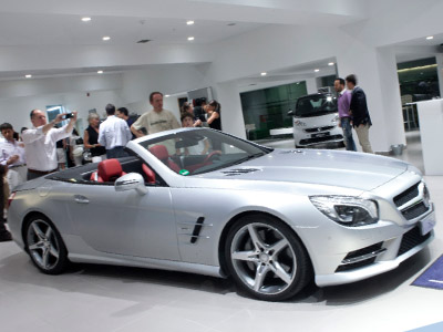 Νέα κάθετη μονάδα Mercedes στα Βόρεια Προάστια Νέα κάθετη μονάδα Mercedes στα Βόρεια Προάστια