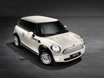 Ανακαλεί 235.000 αυτοκίνητα η Mini