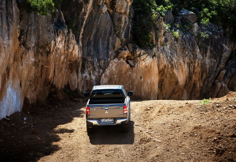 Το ιαπωνικό pick up έχει ανεξάντλητες αντοχές...