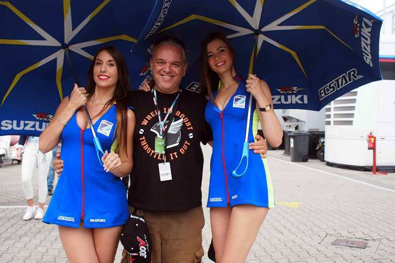 Δύσκολη η δουλειά του συντάκτη μοτοσικλέτας Νίκου Βιτσιλάκη!