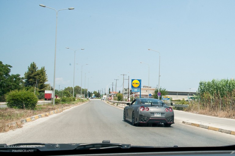Να οδηγείς στο δρόμο και ξαφνικά να δεις το GT R Nismo μπροστά σου... Το παθαίνεις ή όχι το... εγκεφαλικό; 