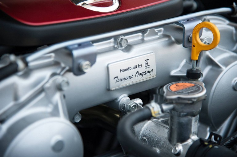 Το όνομα του μηχανικού που επιμελήθηκε το συγκεκριμένο GT R Nismo...