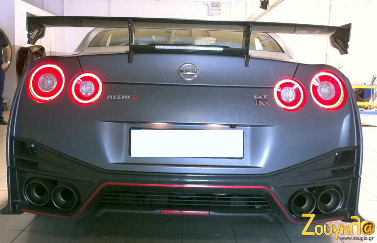 Η αεροτομή βγάζει μάτι και επί της ουσίας παράγει απίστευτη κάθετη δύναμη...