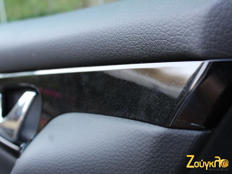 Η σκόνη εξαφανίζεται είτε με μωρομάντηλα είτε με πανί μικροΐνών