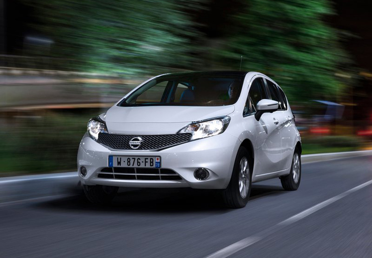 Στα πολυμορφικά το τίμιο Nissan Note δεν είχε αντίπαλο. Χαρακτηριστικό είναι το γεγονός ότι 54 στους 100 πελάτες της κατηγορίας το επέλεξαν φτάνοντας σε συνολικό αριθμό τους 1.068. Ακολούθησαν, Fiat 500L και Skoda Roomster με 186 και 178 ταξινομήσεις αντίστοιχα. 