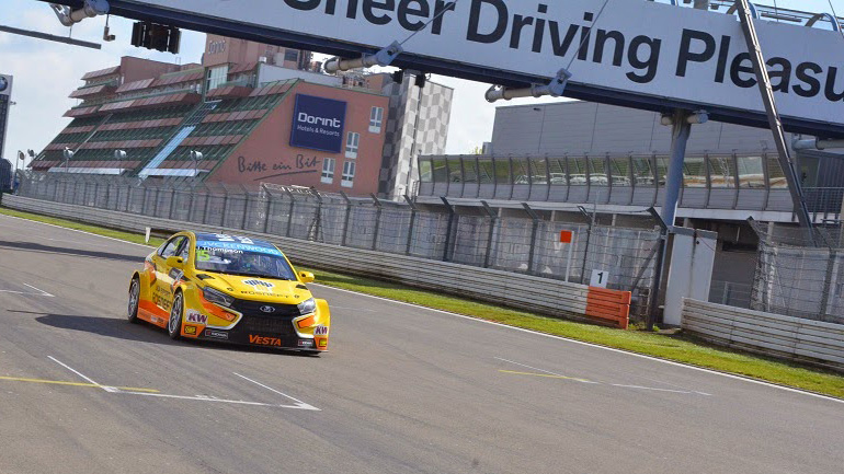 H Lada στην… «Πράσινη Κόλαση»