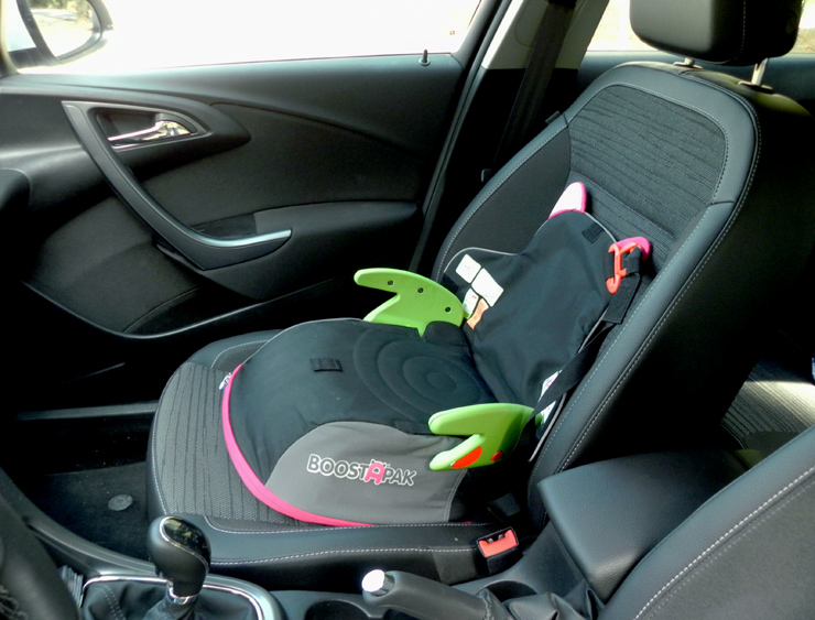 Τα παιδικά καθίσματα όπου τα παιδιά κοιτάζουν μπροστά επιτρέπονται κανονικά...