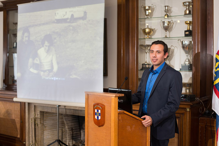 Ο Βαγγέλης Παμπούκης καλείται τώρα να συνεχίζει το έργο του πατέρα του...