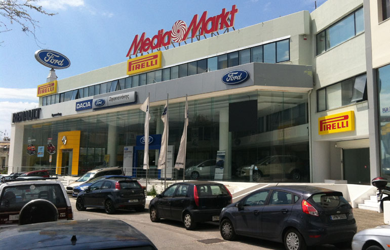 Οι πινακίδες Pirelli τοποθετήθηκαν...