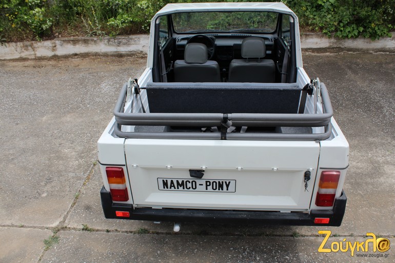 Ένα απλό αυτοκίνητο που το χρησιμοποιείς και ως επαγγελματικό και ως cabrio...