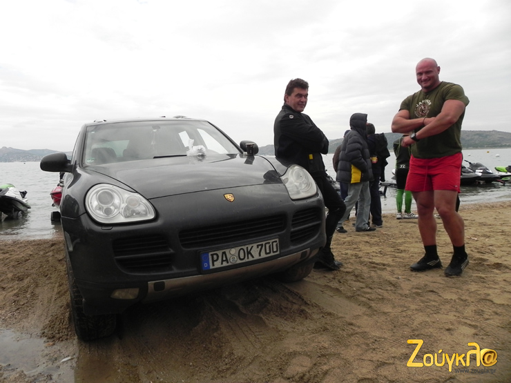 To Porsche Cayenne με την πινακίδα του ΠΑΟΚ!!!