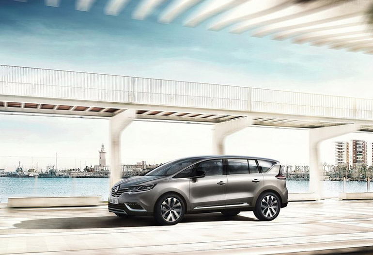 To Espace αν και MPV (πολυμορφικό) θυμίζει έντονα SUV (όχημα ελευθέρου χρόνου)