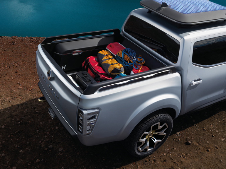 Η καρότσα μπορεί να μεταφέρει τα... πάντα!