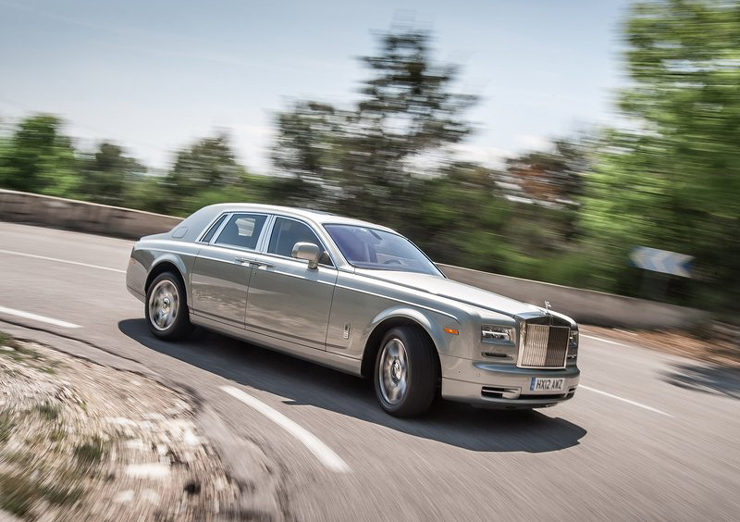 Η κλασική Phantom μάλλον δεν χρειάζεται συστάσεις......