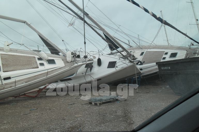Θα πάρει πολύ χρόνο για να επισκευαστούντα 60 περίπου σκάφη που έπαθαν αυτές τις ζημιές...