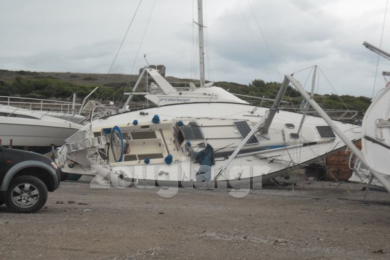 Μεγάλες καταστροφές. Ούτε τα άλμπουρα δεν γλίτωσαν...