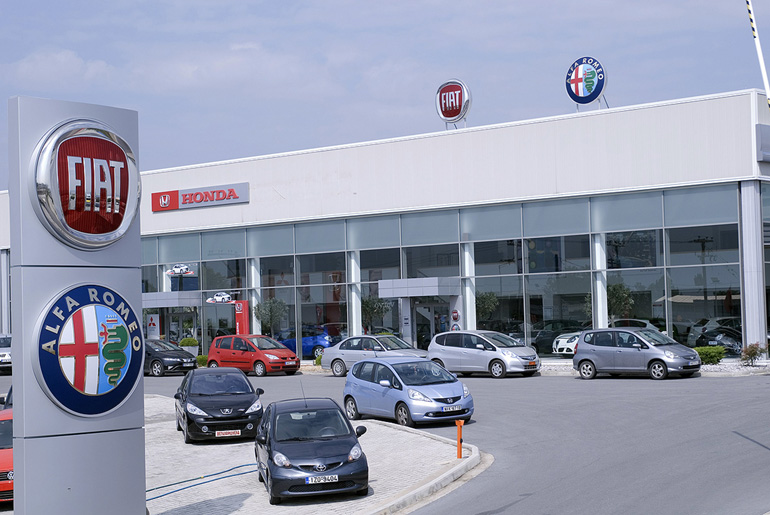 To κατάστημα του ομίλου Σαρακάκη στην Θεσσαλονίκη θα συνεχίσει να εξυπηρετεί όλες τις υπόλοιπες μάρκες που έχει κάτω από την ομπρέλα του...