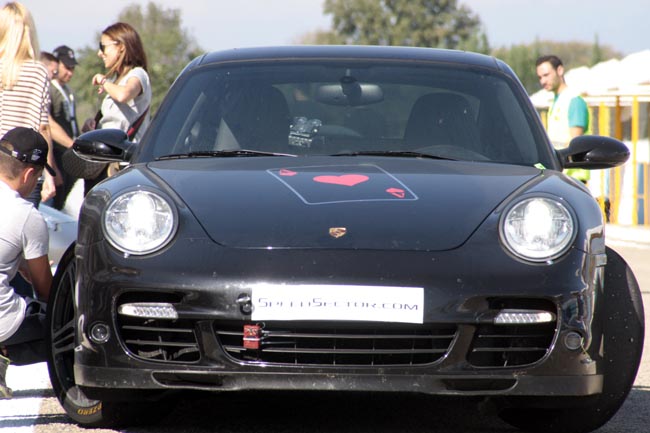 Από το πάρτι δεν μπορούν να λείπουν οι Porsche