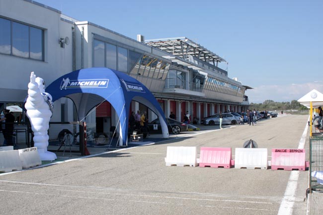 Το σημείο εξόδου για την πίστα...