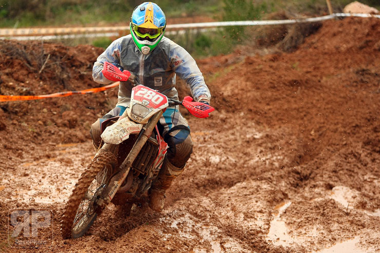 Η μάχη με τη.. λάσπη