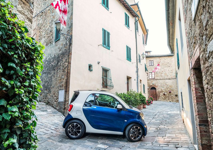 Χωρίς υπερβολή χώνεται παντού...