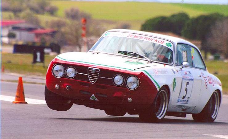 Εδώ η Alfa Romeo πάει στις... δύο ρόδες!!!