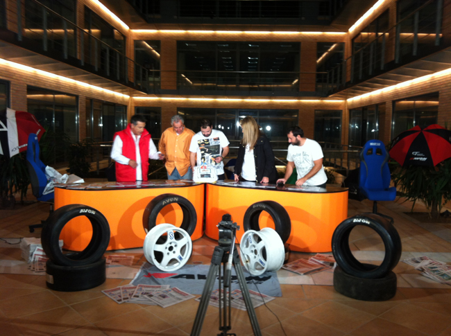 Λίγο πριν σβήσουν τα κεράκια...