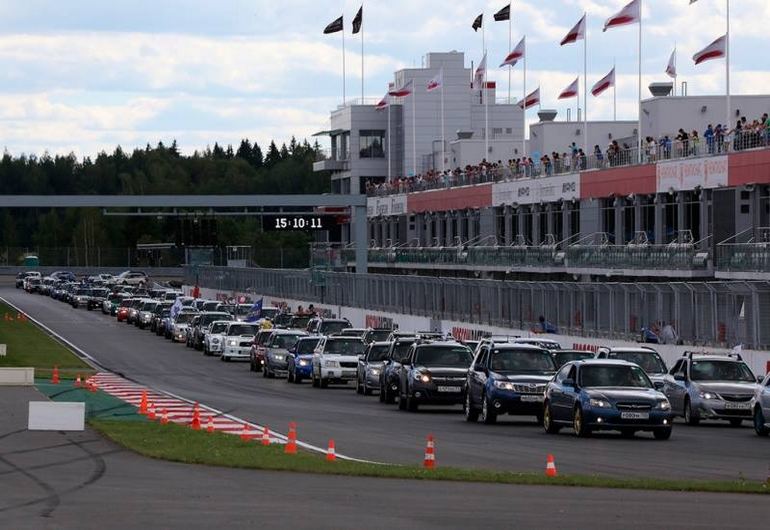 Συνολικά 549 αυτοκίνητα συγκεντρώθηκαν...