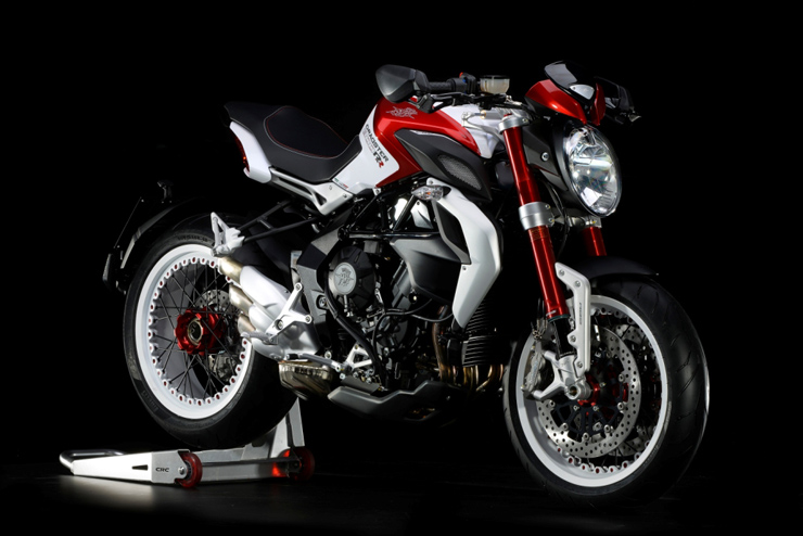 To... κούκλα είναι απλά λίγο