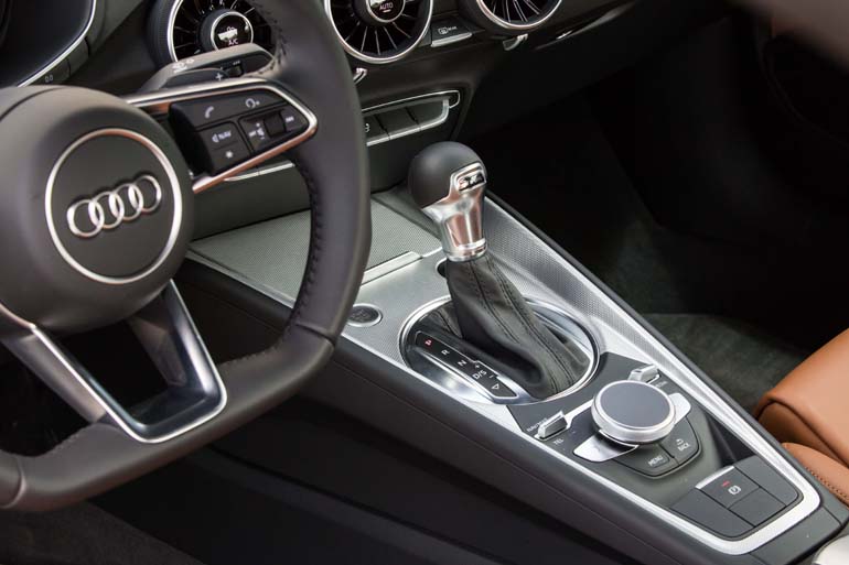 Το αυτόματο κιβώτιο S tronic είναι ένα κορυφαίο κιβώτιο που αν δεν το δοκιμάσεις δεν μπορείς να καταλάβεις τι... χάνεις!