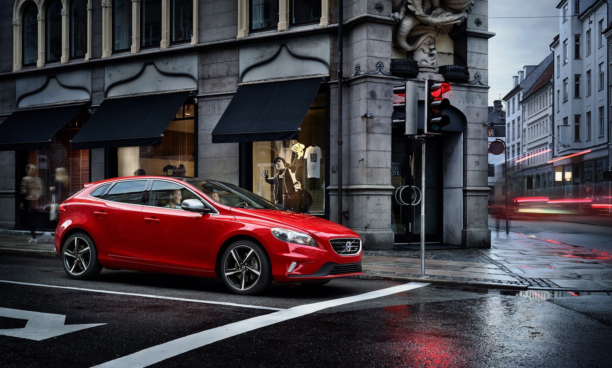 To Volvo V40