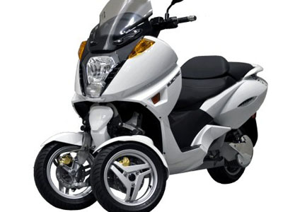 Ηλεκτρικό scooter με τρεις ρόδες