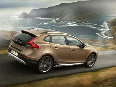 «Πέταξε» τον Αύγουστο η Volvo «Πέταξε» τον Αύγουστο η Volvo