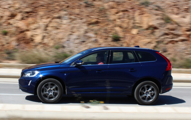 Το XC60 είναι μεγάλο με το μήκος του να ξεπερνά τα 4.6 μέτρα...