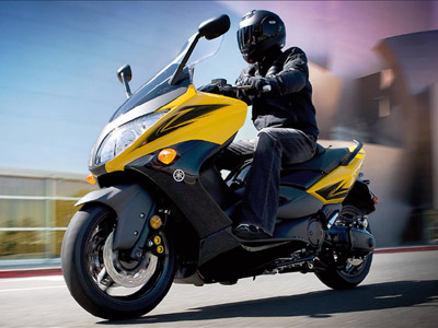 Έριξε τις τιμές στις μοτοσικλέτες η Yamaha Έριξε τις τιμές στις μοτοσικλέτες η Yamaha
