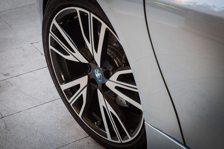 Ακόμα και οι ζάντες είναι ξεχωριστής αισθητικής...