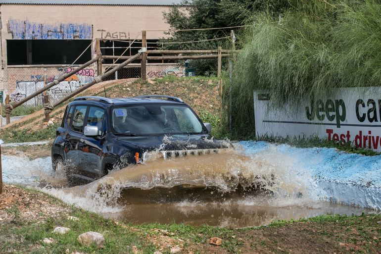 Το πέρασμα από νερό προσφέρει μέγιστη ικανοποίηση...