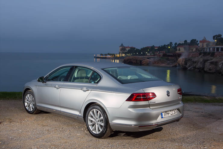 Το μήκος του Passat αγγίζει τα 4.76 μέτρα