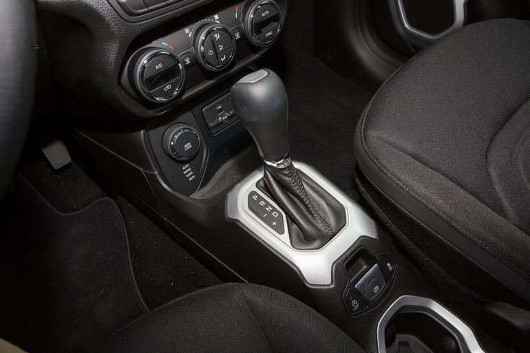 Αυτόματο κιβώτιο 9 σχέσεων... Για πρώτη φορά...